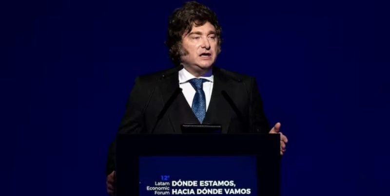 Javier Milei arremetió contra la oposición y el populismo; Luis Caputo tuvo su turno