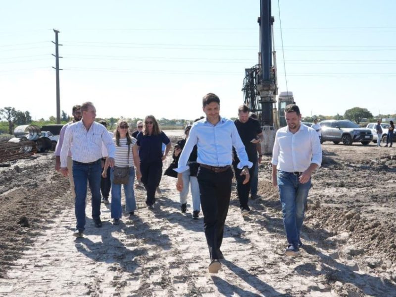 Tercera vía: el intendente de Avellaneda y el gobernador recorrieron la obra