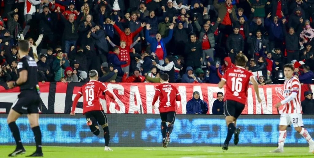 Unión se quedó sin nafta frente a Independiente por la Copa Argentina
