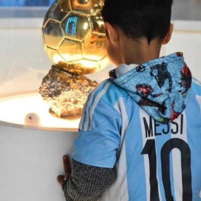 A días del Mundial, la fiebre por Messi se siente en los comercios y barrios santafesinos