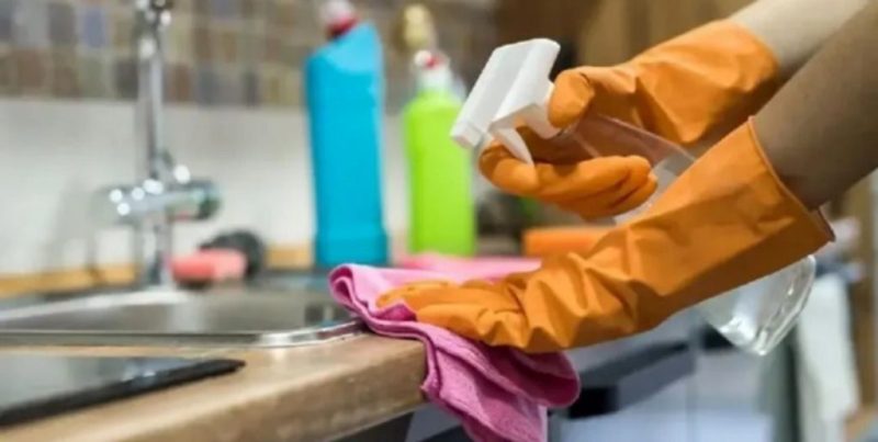Personal de casas particulares: oficializaron las nuevas escalas salariales hasta julio de 2026