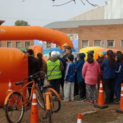 Educación vial: el CEF 29 de Santa Fe fue escenario de la jornada «Santa Fe sobre Ruedas»
