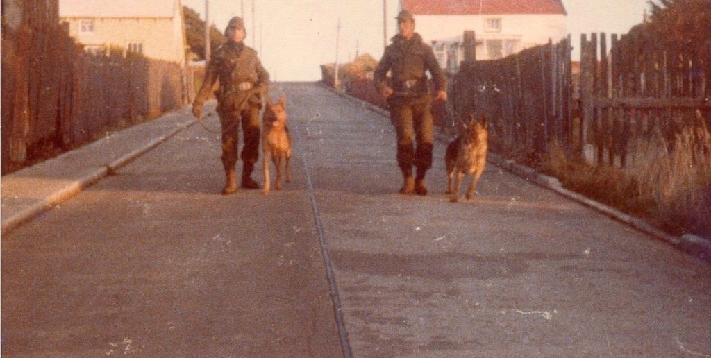 Charla en San Jerónimo del Sauce sobre los «Perros de Guerra» en la Gesta de Malvinas