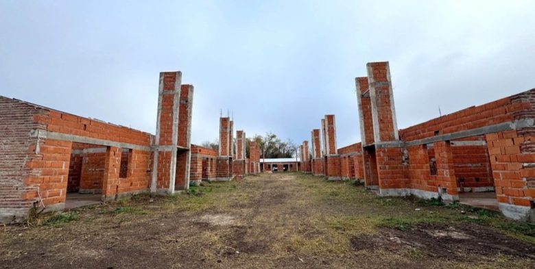 Casilda: avanzan las obras de 52 viviendas con financiamiento de la Provincia