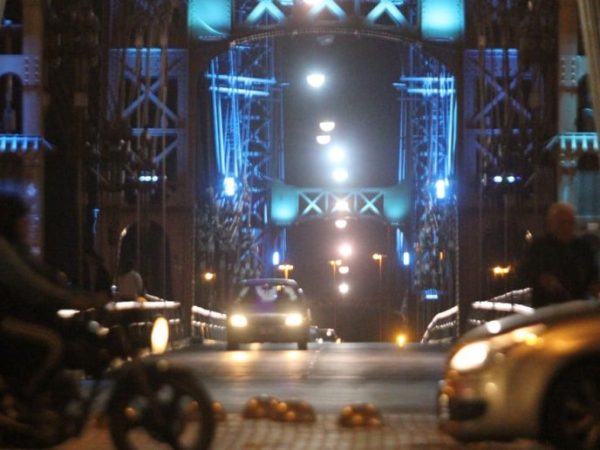 El Puente Colgante de Santa Fe inicia recambio de luces: habrá cortes diarios de tránsito