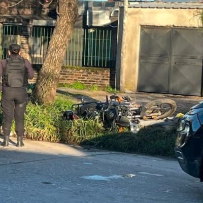 Falleció un agente penitenciario tras chocar con su moto contra un árbol en la ciudad de Santa Fe