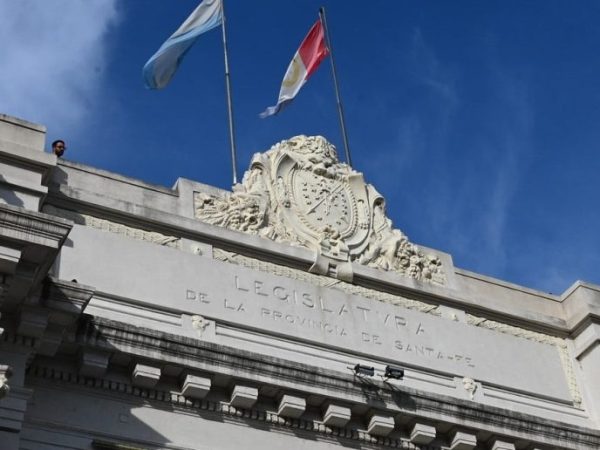 Michlig y el Senado de Santa Fe impulsan proyecto de ley contra la discriminación y discursos de odio
