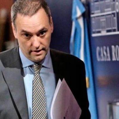 La oposición presiona por la salida de Manuel Adorni de la Jefatura de Gabinete