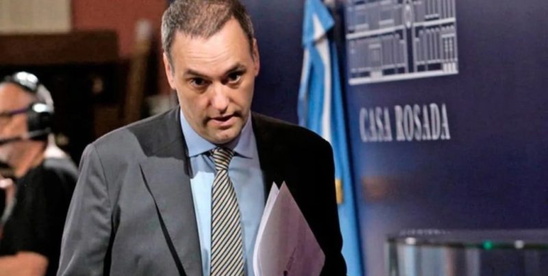 La oposición presiona por la salida de Manuel Adorni de la Jefatura de Gabinete