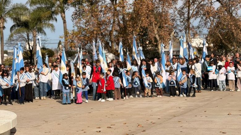 Casilda: una Plaza Belgrano colmada de emoción para honrar la enseña nacional