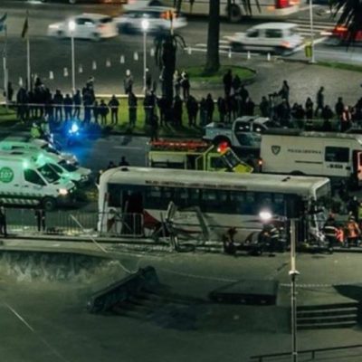 Accidente en Mar del Plata: un colectivo se subió a la vereda y atropelló a peatones