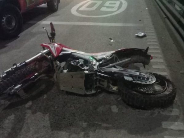 Falleció un motociclista de 41 años tras un choque en la Autopista 9 de Julio Sur