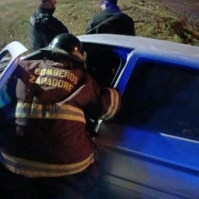 Rescataron a una mujer atrapada en un automóvil tras despiste y caída a una zanja en la Ruta Nacional N° 11, en jurisdicción de Recreo