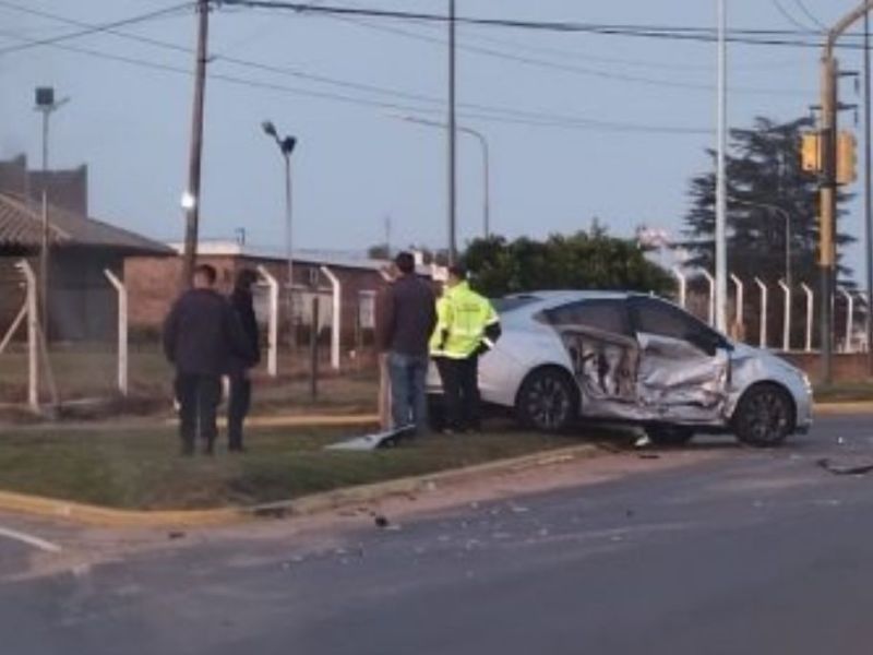 Chocaron dos autos en el acceso sur a Concordia