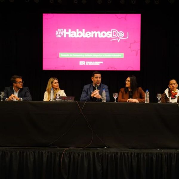 Más de 1.500 personas participaron en Paraná de una jornada sobre consumos digitales y ciberbullying