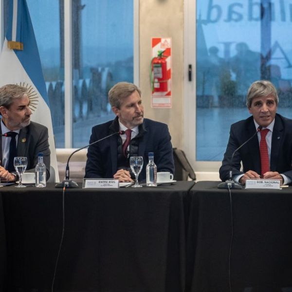 Frigerio y Caputo se reunieron con entidades empresarias de Entre Ríos