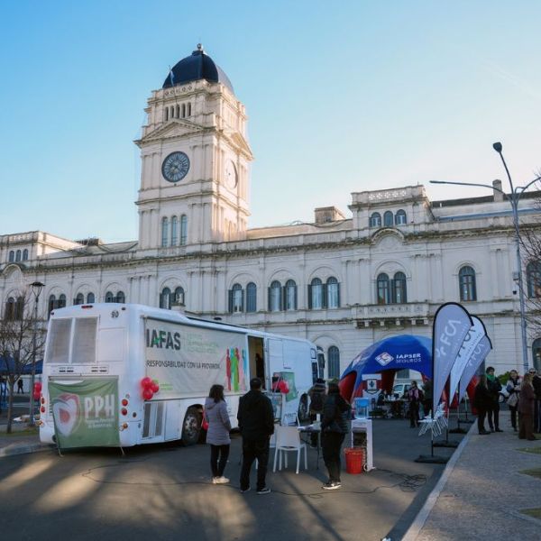 Ministerio de Salud de Entre Ríos realizó colecta de sangre en Plaza Mansilla de Paraná por el Día Mundial del Donante
