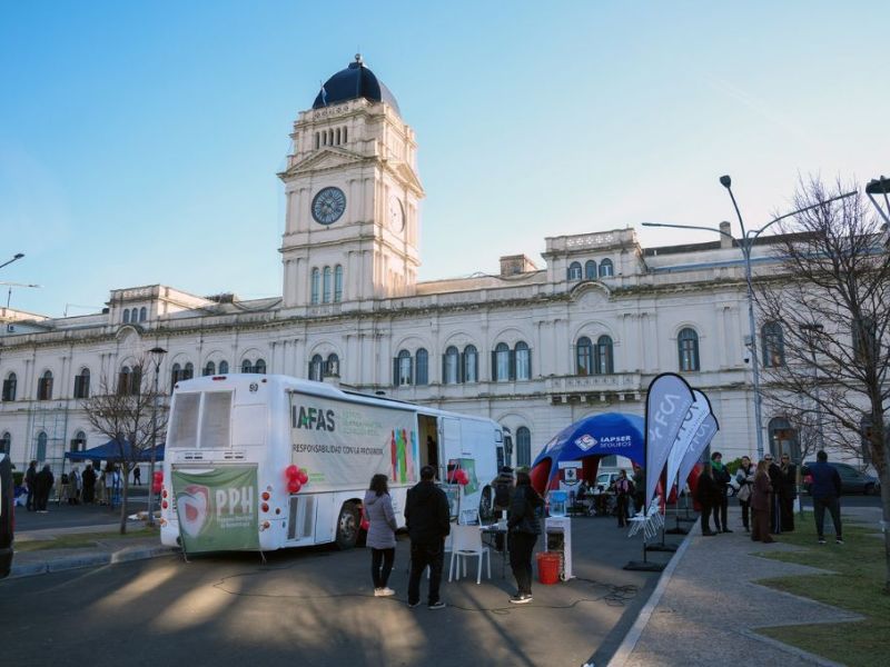 Ministerio de Salud de Entre Ríos realizó colecta de sangre en Plaza Mansilla de Paraná por el Día Mundial del Donante