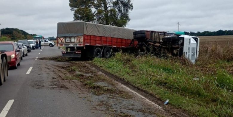 Tres policías santafesinos heridos en un choque sobre Ruta 11 a la altura de Videla