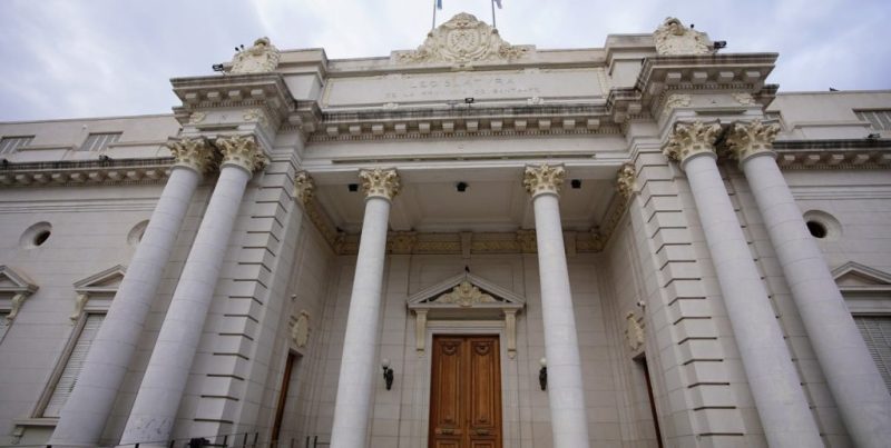 La Legislatura de Santa Fe suspendió por tres meses sin goce de haberes a la fiscal María Verónica Ballari por demora en investigación que derivó en un femicidio