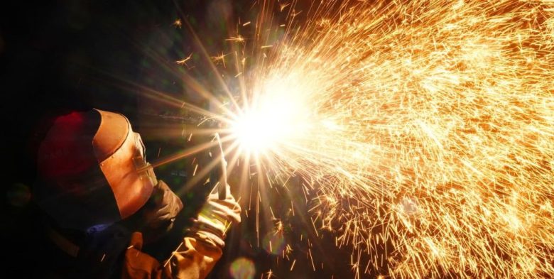 FISFE: la producción industrial santafesina volvió a caer en abril