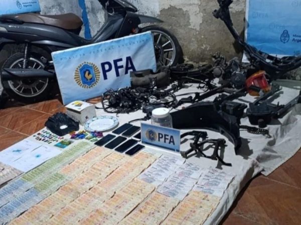 Policía Federal desbarató un kiosco de drogas y motopartes en la ciudad de Santa Fe con dos detenidos