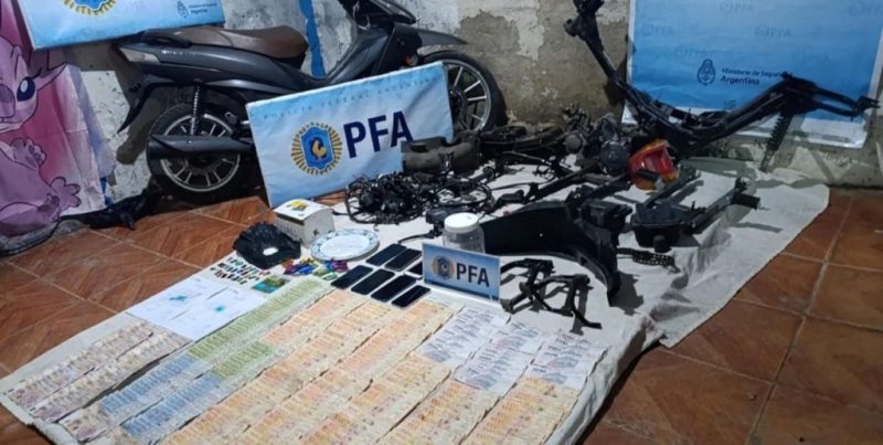 Policía Federal desbarató un kiosco de drogas y motopartes en la ciudad de Santa Fe con dos detenidos