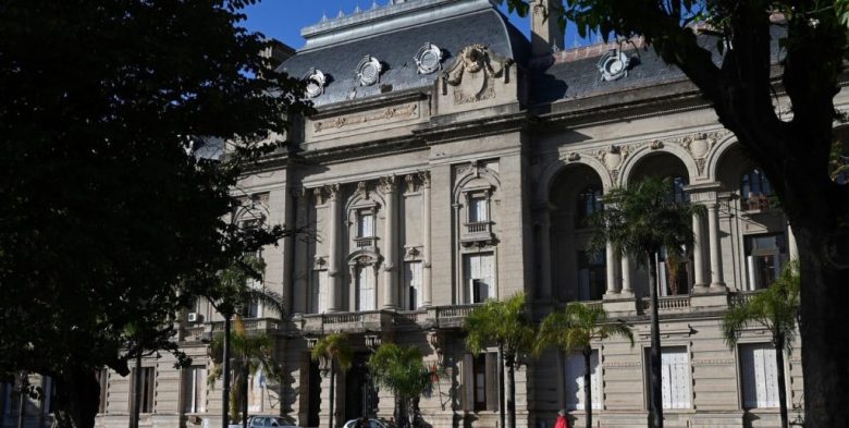 El Gobierno de Santa Fe denunció al Movimiento Mahatma Gandhi por desviar fondos de comedores a McDonald’s y restaurantes