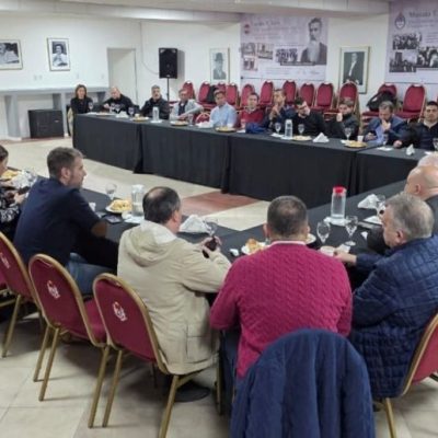 La mesa de Unidos en Santa Fe modifica su rutina semanal ante la falta de agenda legislativa urgente