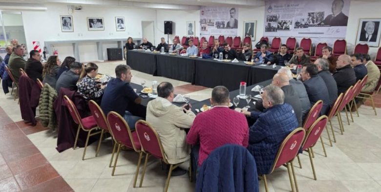 La mesa de Unidos en Santa Fe modifica su rutina semanal ante la falta de agenda legislativa urgente