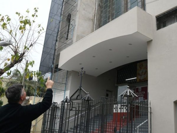 La Iglesia La Salette de Santa Fe subasta cuadros para recaudar fondos y continuar sus obras