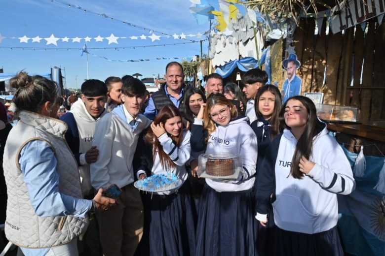 Así se vivió la Fiesta de la Bandera en Pueblo Belgrano