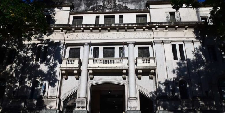 Prisión preventiva para un efectivo policial que intentó robar en una vivienda de barrio Nueva Esperanza de Santa Fe