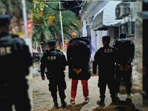 Santa Fe: tres aprehendidos y secuestro de armas por una disputa por vivienda en barrio Centenario