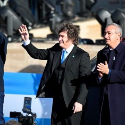 El gobernador Pullaro recogió la bandera de Belgrano: “Igualdad y libertad”