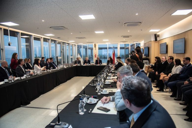 Ministros de Economía valoraron en Paraná el Consejo Federal de Responsabilidad Fiscal y la presencia de Luis Caputo