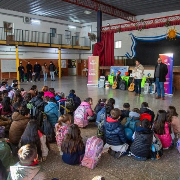 Más de 100 escuelas recibieron donaciones financiadas con bienes recuperados del delito
