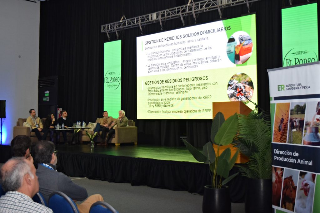 Ministerio de Desarrollo Económico organizó jornadas de actualización sobre engorde a corral en Paraná