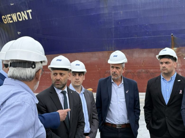 Histórica exportación: salen 30 mil toneladas de acero santafesino desde la Zona Franca