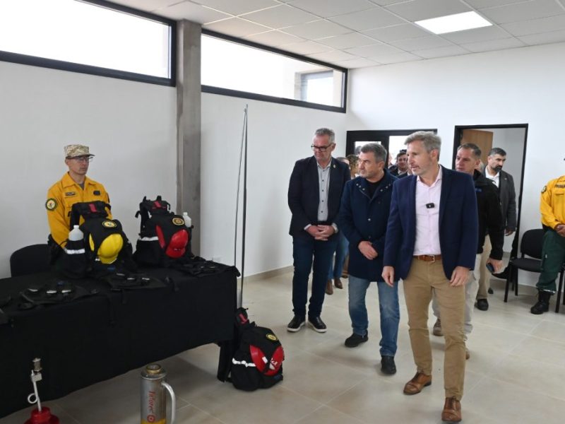 Frigerio en Victoria: habilitó base de la Brigada Forestal e inauguró ampliación del hospital geriátrico