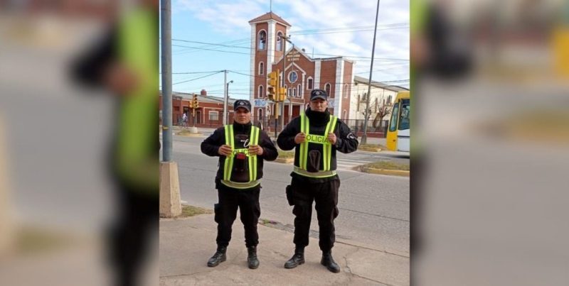 Policías de Santa Fe reanimaron a una beba que dejó de respirar luego de un accidente en la capital provincial