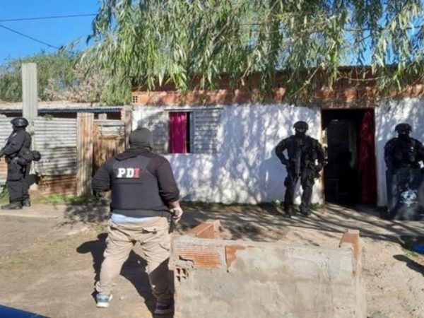 Tres detenidos por microtráfico tras allanamientos policiales en Santa Fe y Santo Tomé