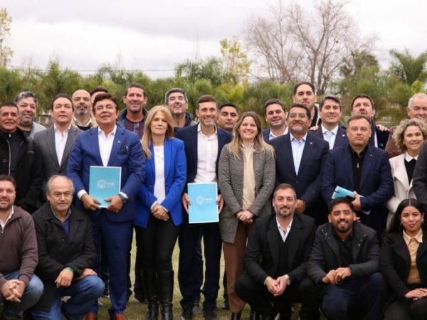 Corsalini e intendentes del PJ santafesino impulsan alternativa electoral desde los municipios
