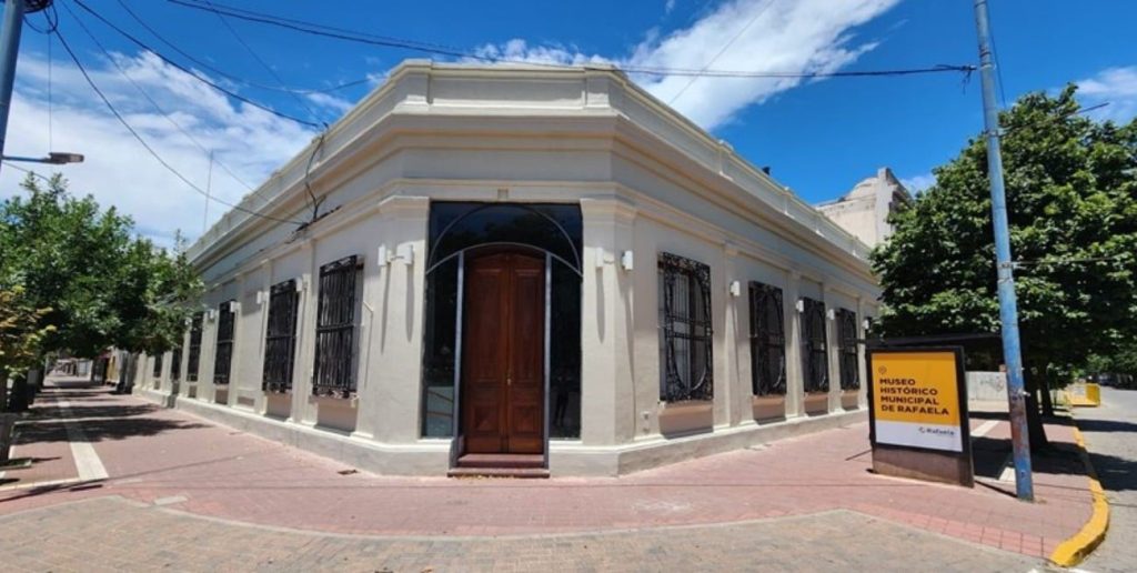 Se inauguró en Rafaela una muestra que recorre la historia y los protagonistas del deporte local
