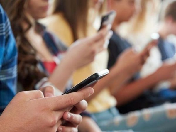 Santa Fe analiza un marco provincial para regular plataformas digitales y proteger a menores