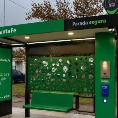 Quiroz impulsa el Programa de Paradas Seguras y Refugios Inteligentes en Santa Fe