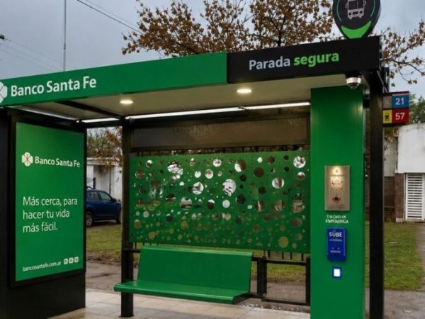 Quiroz impulsa el Programa de Paradas Seguras y Refugios Inteligentes en Santa Fe