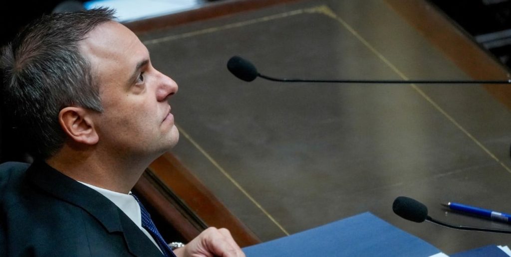 El Congreso presiona a Adorni: el Senado exige su visita anticipada y Diputados evalúa moción de censura