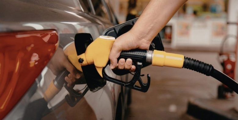 Combustibles: el Gobierno postergó la suba de impuestos a la nafta y el gasoil hasta julio de 2026