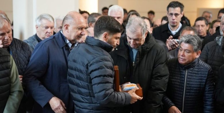 La despedida de Rubén Rada unió a dirigentes políticos de distintos espacios por su legado malvinero